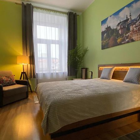 Lublinbnb - Exclusive Family Apartment ------ In The Heart Of Lublin -------------------------------- Bedroom & Living Room & Kitchen Luaran gambar