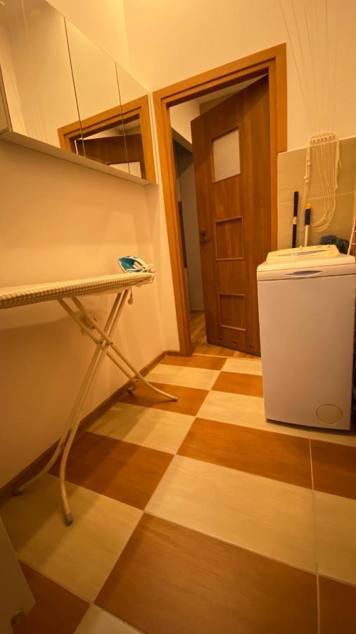 Lublinbnb - Exclusive Family Apartment ------ In The Heart Of Lublin -------------------------------- Bedroom & Living Room & Kitchen Luaran gambar